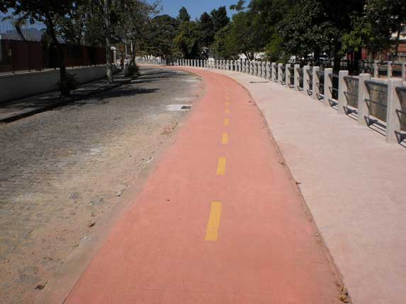 Construção de Ciclovia Calçada, Guarda Corpo RJ