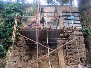 Muro de Divisa com Contrafortes Atirantados